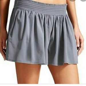 Athleta flowy sneaky shorts in gray